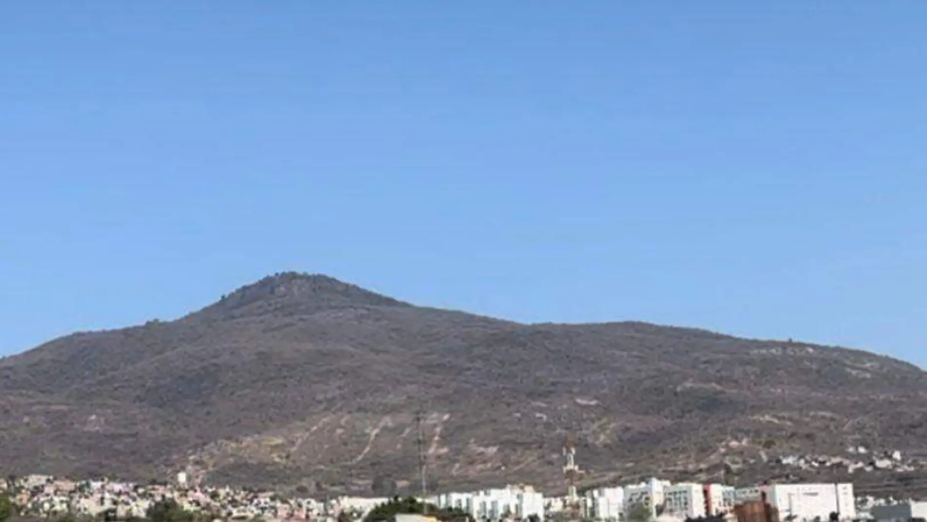 Controlado incendio en Cerro del Quinceo